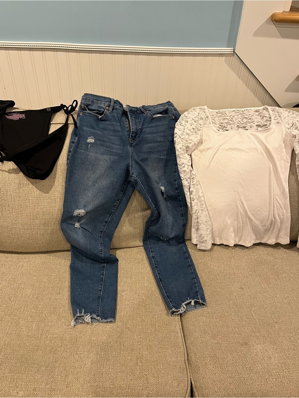 Classic Distressed Women's Blue Jeans and lot